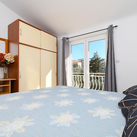 Apartments Biserka - 50 M From Beach Trogir Exterior photo