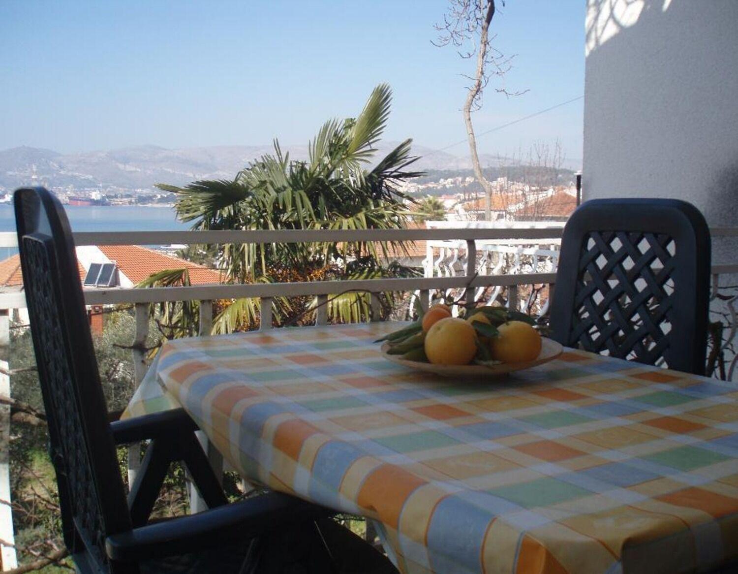 Apartments Biserka - 50 M From Beach Trogir Exterior photo