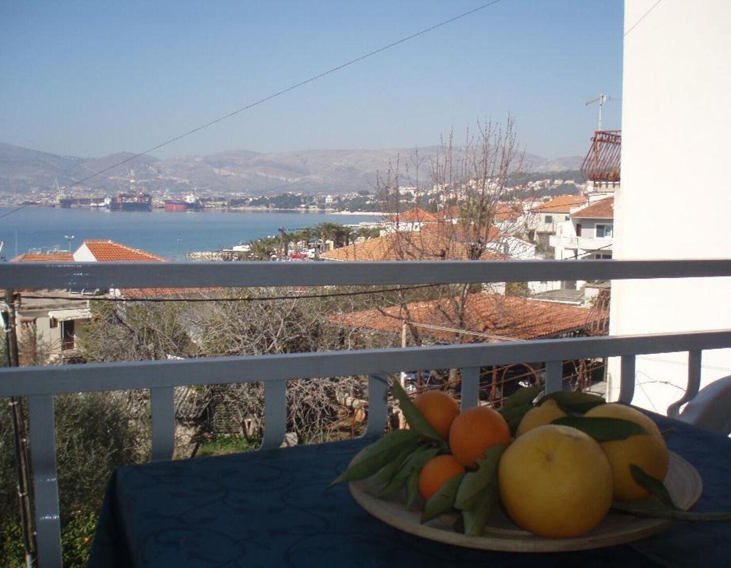 Apartments Biserka - 50 M From Beach Trogir Exterior photo