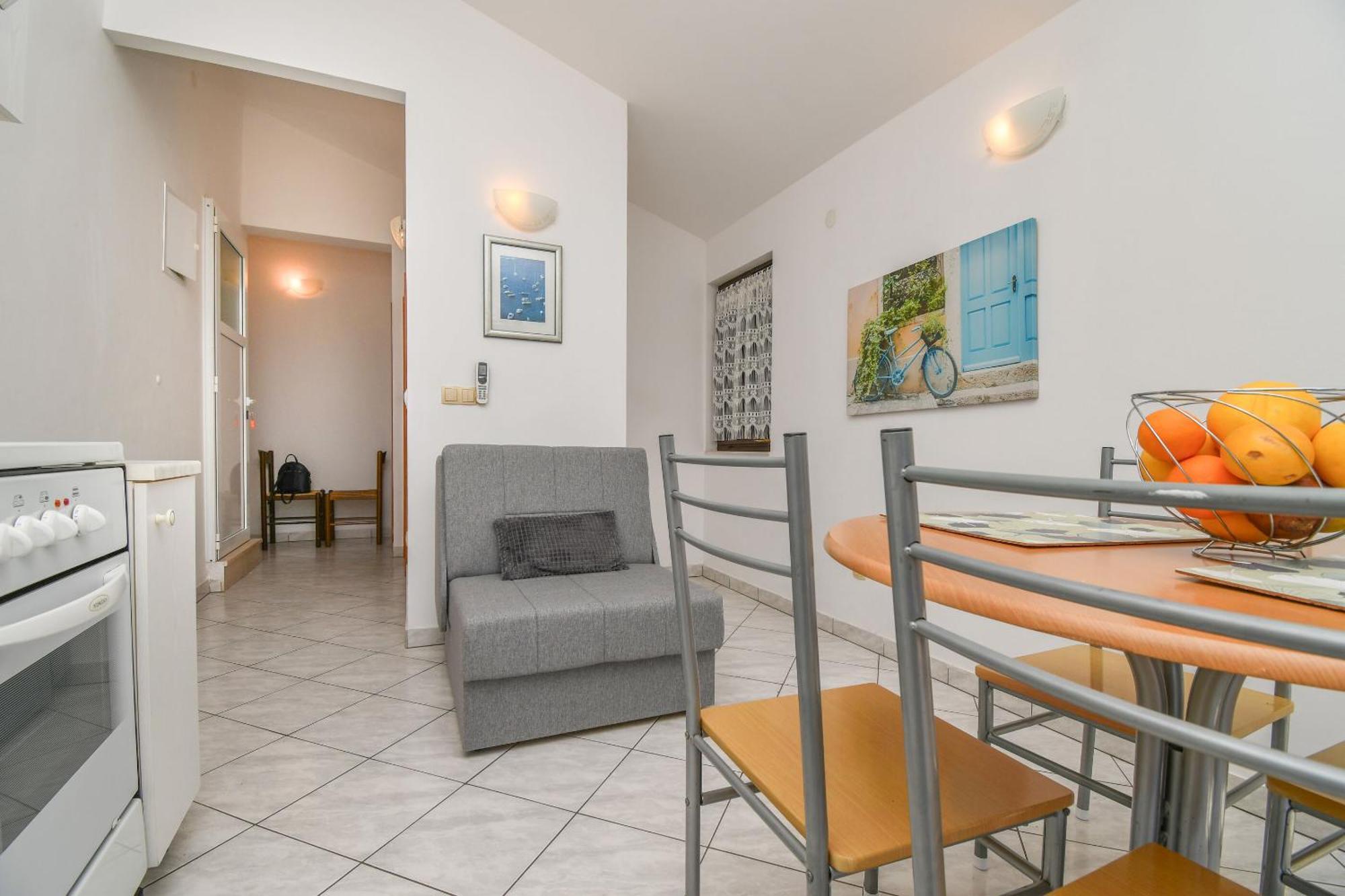 Apartments Biserka - 50 M From Beach Trogir Exterior photo