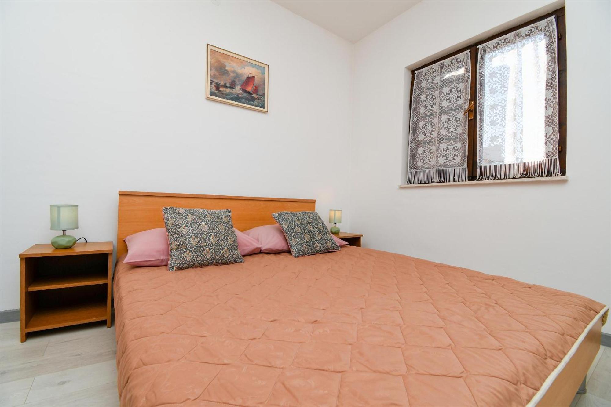 Apartments Biserka - 50 M From Beach Trogir Exterior photo