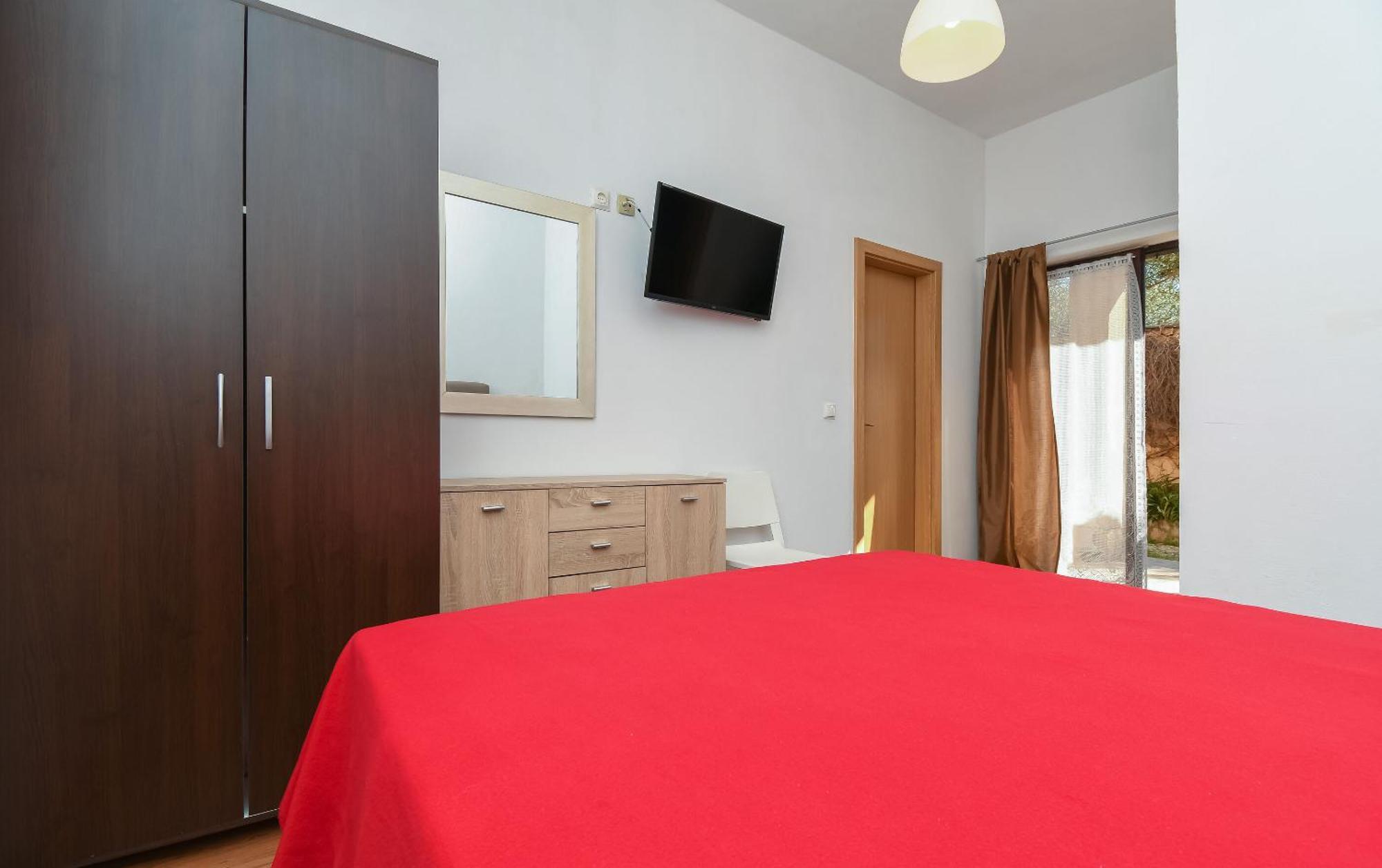 Apartments Biserka - 50 M From Beach Trogir Exterior photo